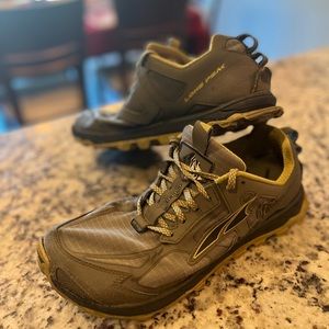 Altra Lone Peak 4.5, Size 10.5 Mens